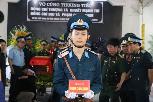 Tiễn đưa hai phi công Su-22 về đất mẹ ảnh 18