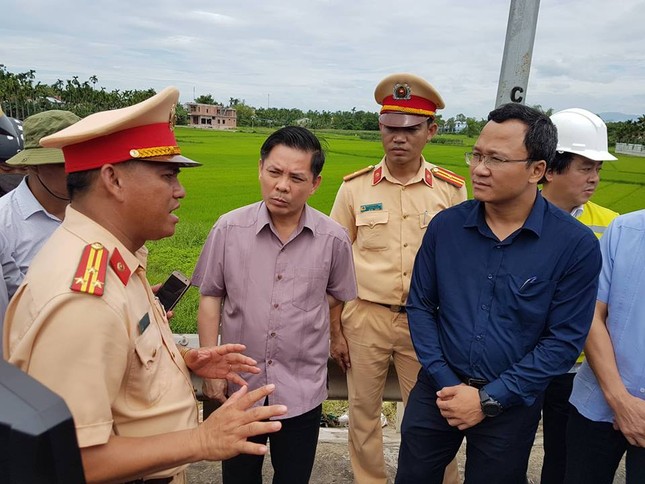 Xe đi rước dâu gặp nạn, 13 người tử vong ảnh 10
