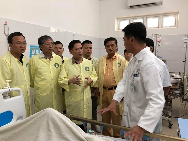 Xe đi rước dâu gặp nạn, 13 người tử vong ảnh 17