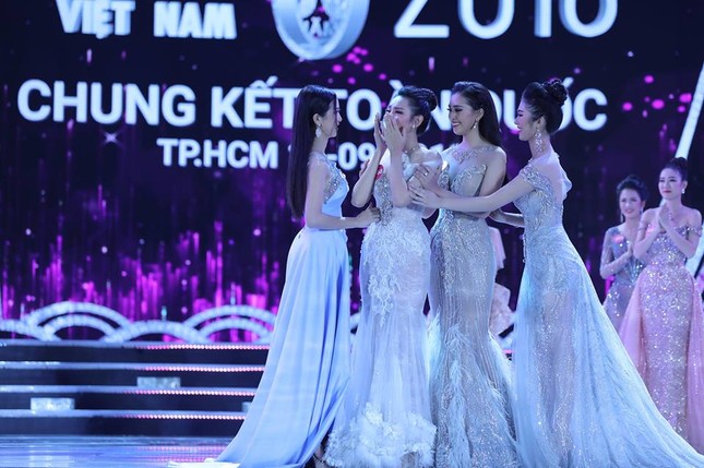 Cô gái 18 tuổi Trần Tiểu Vy đăng quang Hoa hậu Việt Nam 2018 ảnh 45