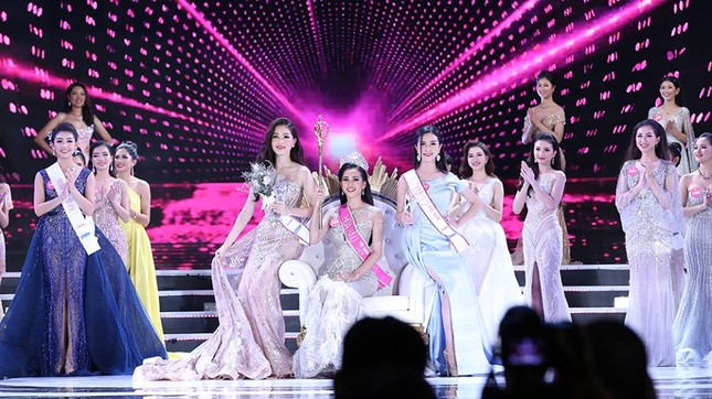 Cô gái 18 tuổi Trần Tiểu Vy đăng quang Hoa hậu Việt Nam 2018 ảnh 57