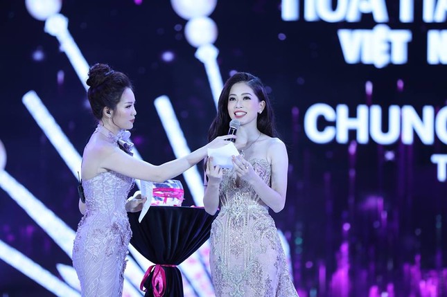 Cô gái 18 tuổi Trần Tiểu Vy đăng quang Hoa hậu Việt Nam 2018 ảnh 51