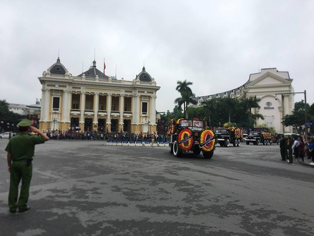 Cỗ linh xa đưa Chủ tịch nước Trần Đại Quang về quê nhà ảnh 51