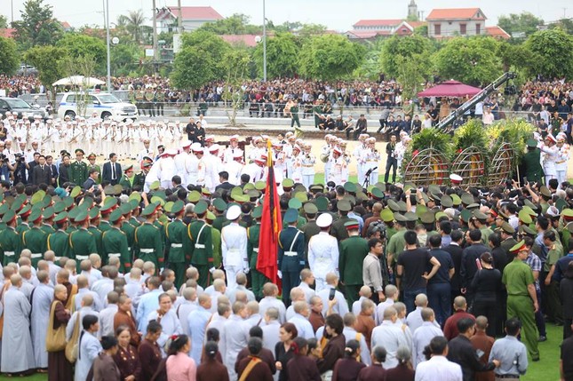 Chủ tịch nước Trần Đại Quang trở về đất mẹ ảnh 56