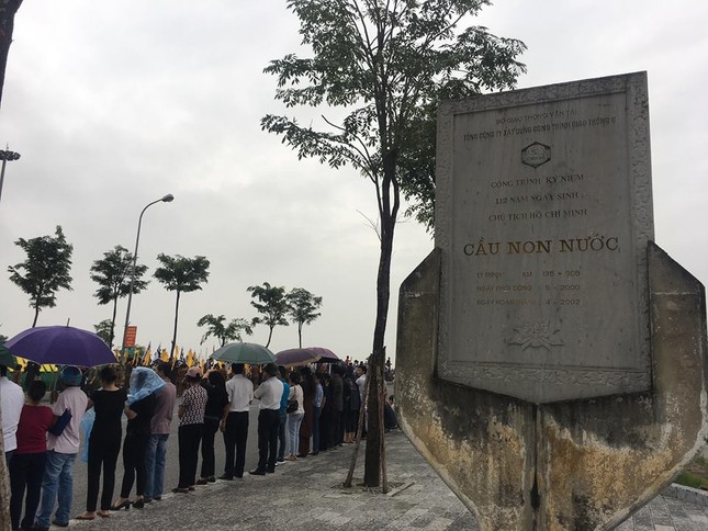 Cỗ linh xa đưa Chủ tịch nước Trần Đại Quang về quê nhà ảnh 83