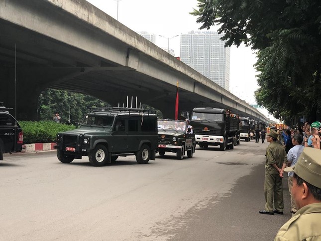 Cỗ linh xa đưa Chủ tịch nước Trần Đại Quang về quê nhà ảnh 75