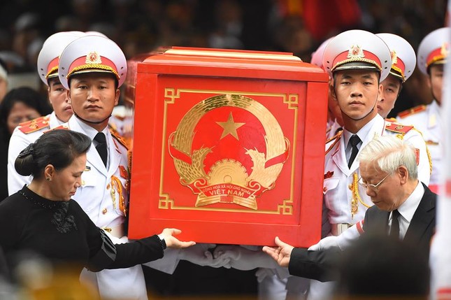 Cỗ linh xa đưa Chủ tịch nước Trần Đại Quang về quê nhà ảnh 43