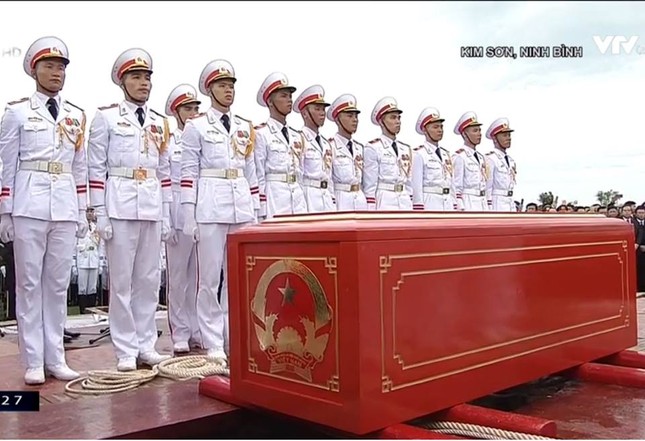 Chủ tịch nước Trần Đại Quang trở về đất mẹ ảnh 67