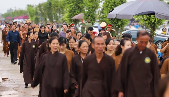 Cỗ linh xa đưa Chủ tịch nước Trần Đại Quang về quê nhà ảnh 70