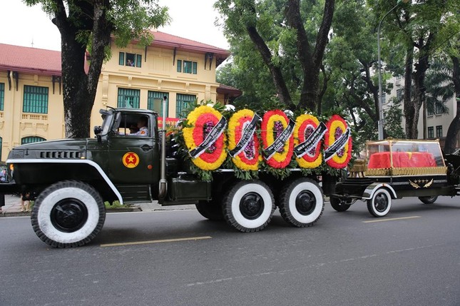 Cỗ linh xa đưa Chủ tịch nước Trần Đại Quang về quê nhà ảnh 65