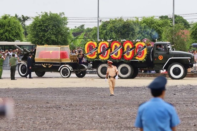 Chủ tịch nước Trần Đại Quang trở về đất mẹ ảnh 34