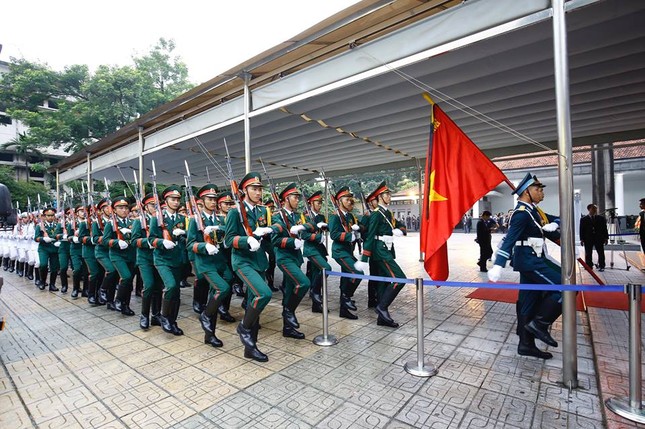 Cỗ linh xa đưa Chủ tịch nước Trần Đại Quang về quê nhà ảnh 28