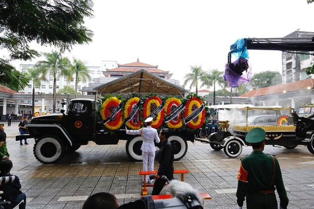 Cỗ linh xa đưa Chủ tịch nước Trần Đại Quang về quê nhà ảnh 30