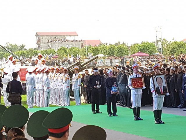 Chủ tịch nước Trần Đại Quang trở về đất mẹ ảnh 46
