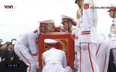 Chủ tịch nước Trần Đại Quang trở về đất mẹ ảnh 65