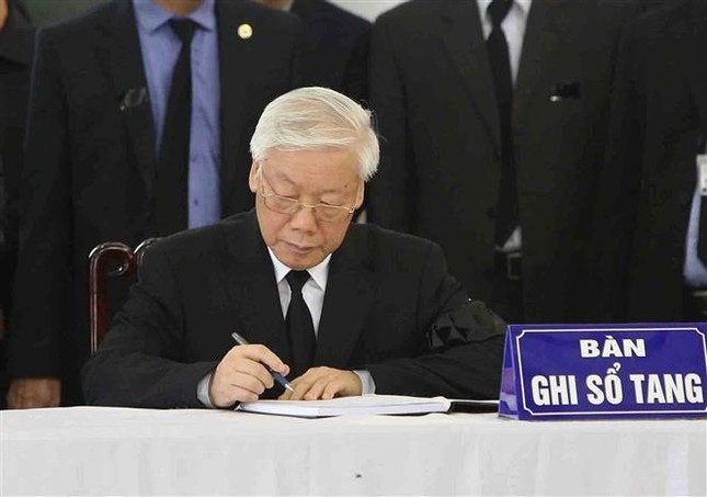Cỗ linh xa đưa Chủ tịch nước Trần Đại Quang về quê nhà ảnh 12