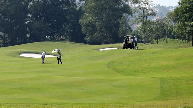 144 golfer và 6 giờ trải nghiệm thú vị trên sân Kings Course ảnh 62