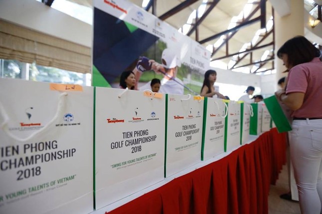 144 golfer và 6 giờ trải nghiệm thú vị trên sân Kings Course ảnh 14