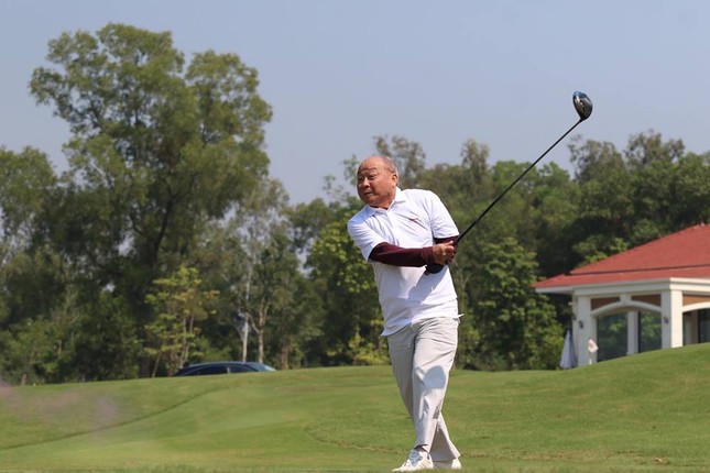 144 golfer và 6 giờ trải nghiệm thú vị trên sân Kings Course ảnh 31