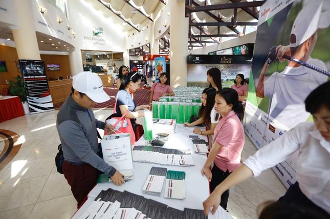 144 golfer và 6 giờ trải nghiệm thú vị trên sân Kings Course ảnh 13