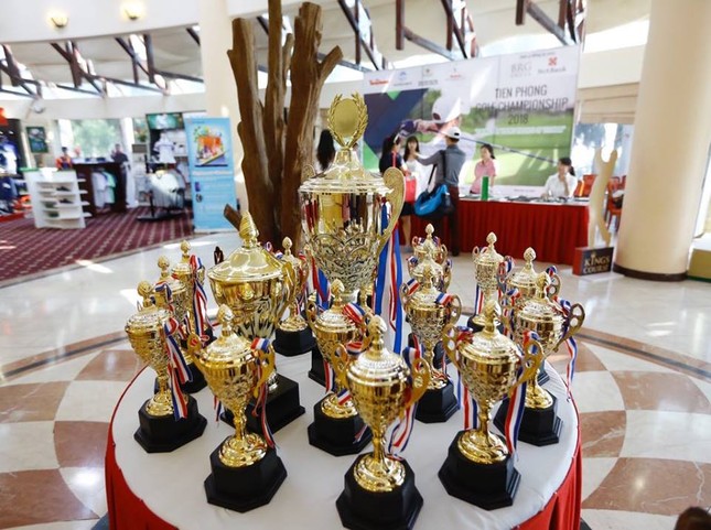 144 golfer và 6 giờ trải nghiệm thú vị trên sân Kings Course ảnh 11