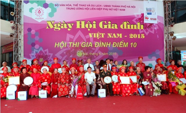 Kỷ lục “Cây có nhiều lời nhắn gửi yêu thương nhất Việt Nam“ ảnh 9