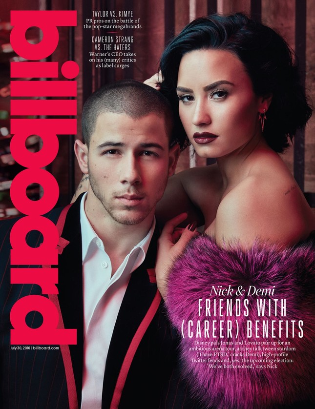 Đường cong nảy lửa của 'hoạ mi' Demi Lovato ảnh 1