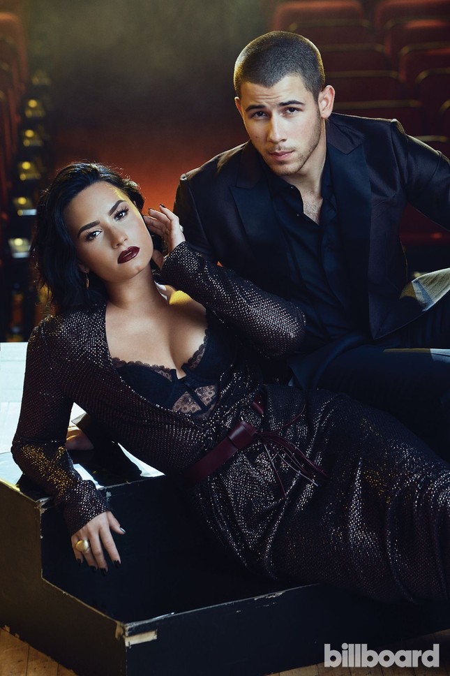 Đường cong nảy lửa của 'hoạ mi' Demi Lovato ảnh 8