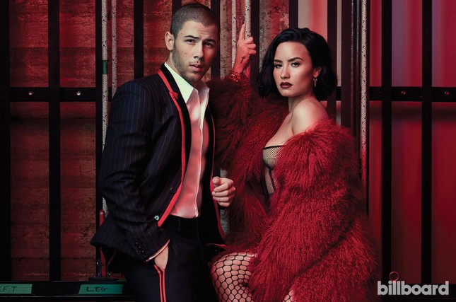 Đường cong nảy lửa của 'hoạ mi' Demi Lovato ảnh 3
