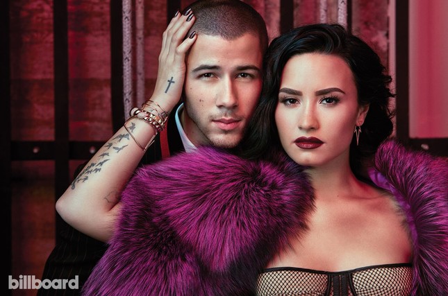 Đường cong nảy lửa của 'hoạ mi' Demi Lovato ảnh 5