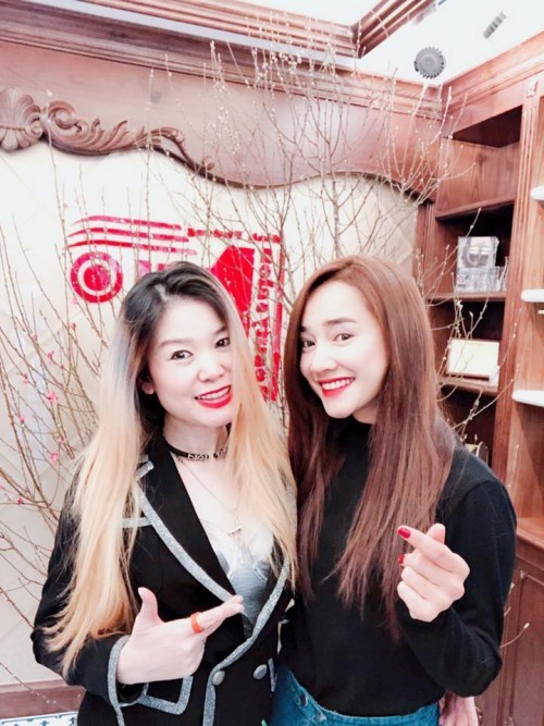 Phản ứng của Nhã Phương khi bị fan ‘hỏi tội’ việc tháo nhẫn cầu hôn ảnh 1