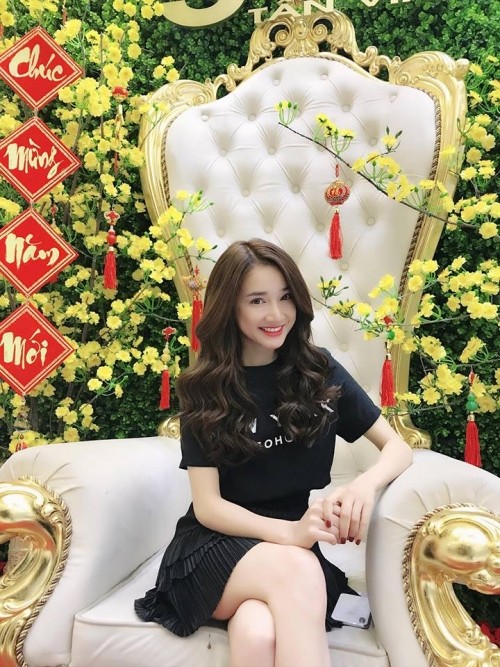 Nhã Phương đến tận nơi xin lỗi BTC Mai Vàng vì 'vụ Trường Giang cầu hôn' ảnh 1