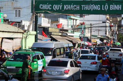 5 ôtô tông nhau trên cao tốc TPHCM - Long Thành gây ùn ứ kéo dài ảnh 1