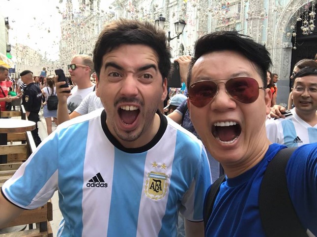 Trực tiếp xem World Cup từ Nga, Hoàng Bách không ngờ điều này xảy ra ảnh 3
