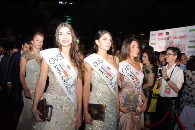Cô gái 18 tuổi Trần Tiểu Vy đăng quang Hoa hậu Việt Nam 2018 ảnh 12