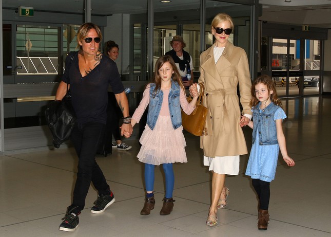 Nicole Kidman hiếm hoi khoe 2 con gái xinh đẹp tại Quả cầu Vàng ảnh 6