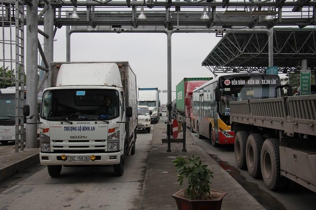 BOT Tiên Cựu xả trạm trong ngày đầu tiên thu phí ảnh 4