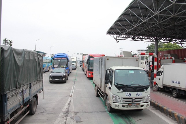 BOT Tiên Cựu xả trạm trong ngày đầu tiên thu phí ảnh 3