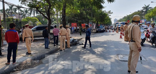 Xe ô tô 'điên' tông hàng loạt người bị thương ở Hải Phòng ảnh 3