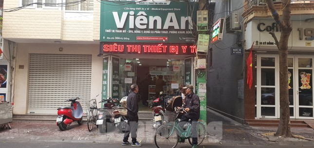 Phạt 30 triệu đồng nhà thuốc bán khẩu trang y tế 400.000/hộp ảnh 2