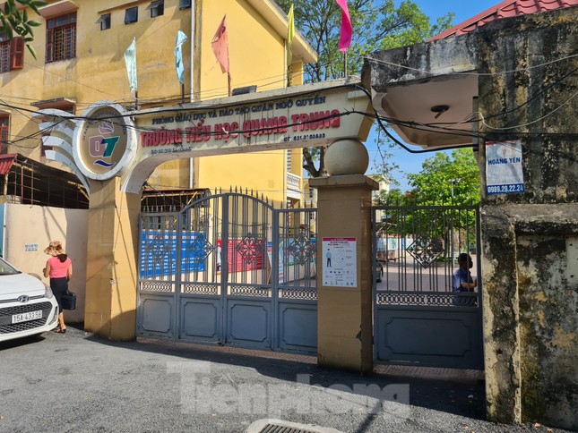 Học sinh bị đưa ra cổng đứng nắng, Chủ tịch TP Hải Phòng xuống tận trường xử lý ảnh 4