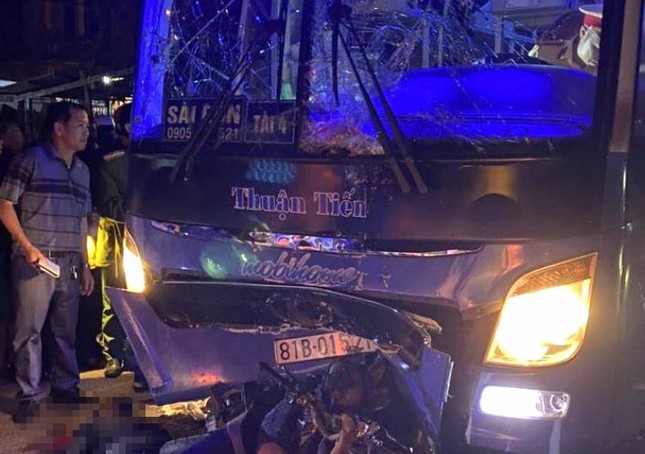 Va chạm với xe khách, 3 người tử vong ảnh 1