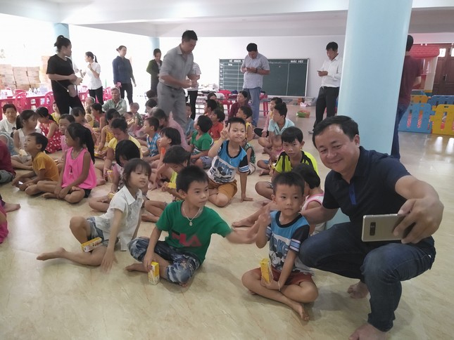 Báo chí thường trú Khánh Hòa tặng quà trẻ em cơ nhỡ, người già neo đơn ảnh 13