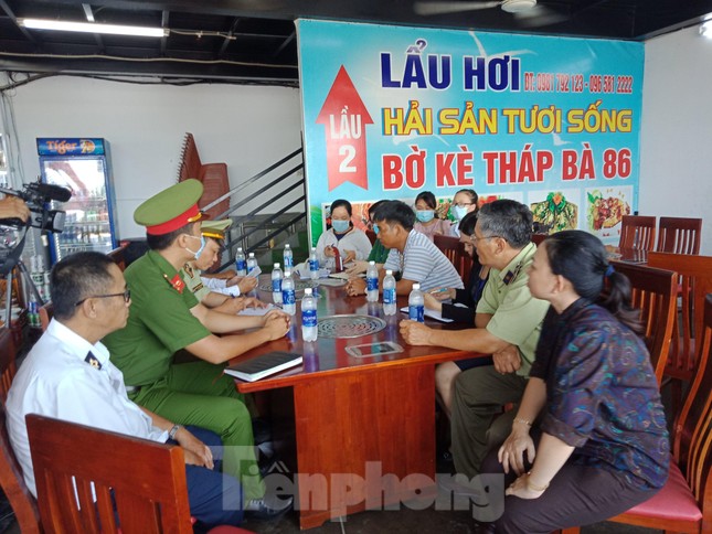 Nha Trang xử phạt nhà hàng bị tố 'chặt chém' bán ốc hương giá 1,8 triệu đồng/kg ảnh 3