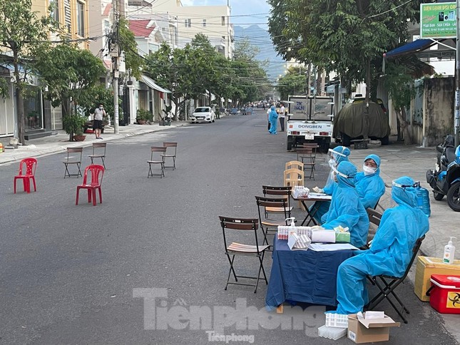 CẬP NHẬT DỊCH NGÀY 25/6: TPHCM thêm 19 ca mắc mới COVID-19 tại một chợ đầu mối ảnh 1