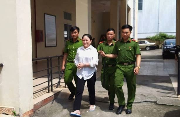 Người phụ nữ dùng sổ đỏ giả vay nhiều ngân hàng chiếm đoạt hơn 80 tỷ đồng ảnh 1