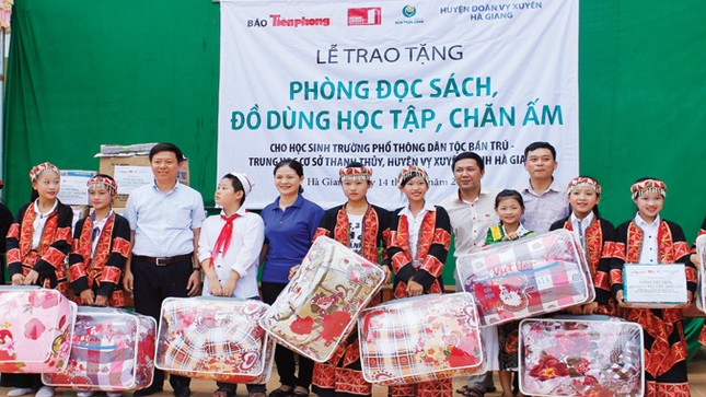 Cô dân quân Vị Xuyên, chàng trai Áo và điệu Kalinka ảnh 1