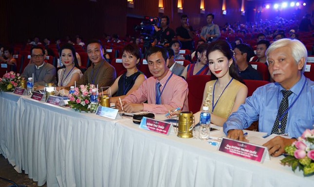 Đa đoan Dương Trung Quốc ảnh 1