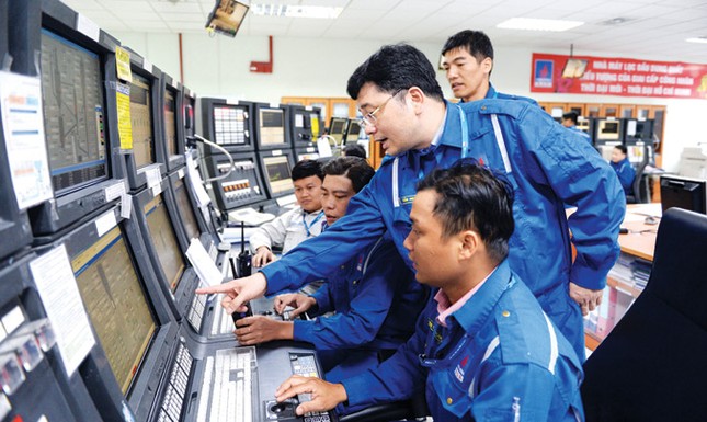 Lọc hóa dầu Bình Sơn: Vượt sóng cả, vững tay chèo ảnh 1