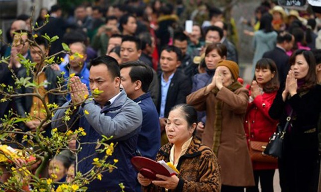 Đền Trần trước giờ khai ấn ảnh 1